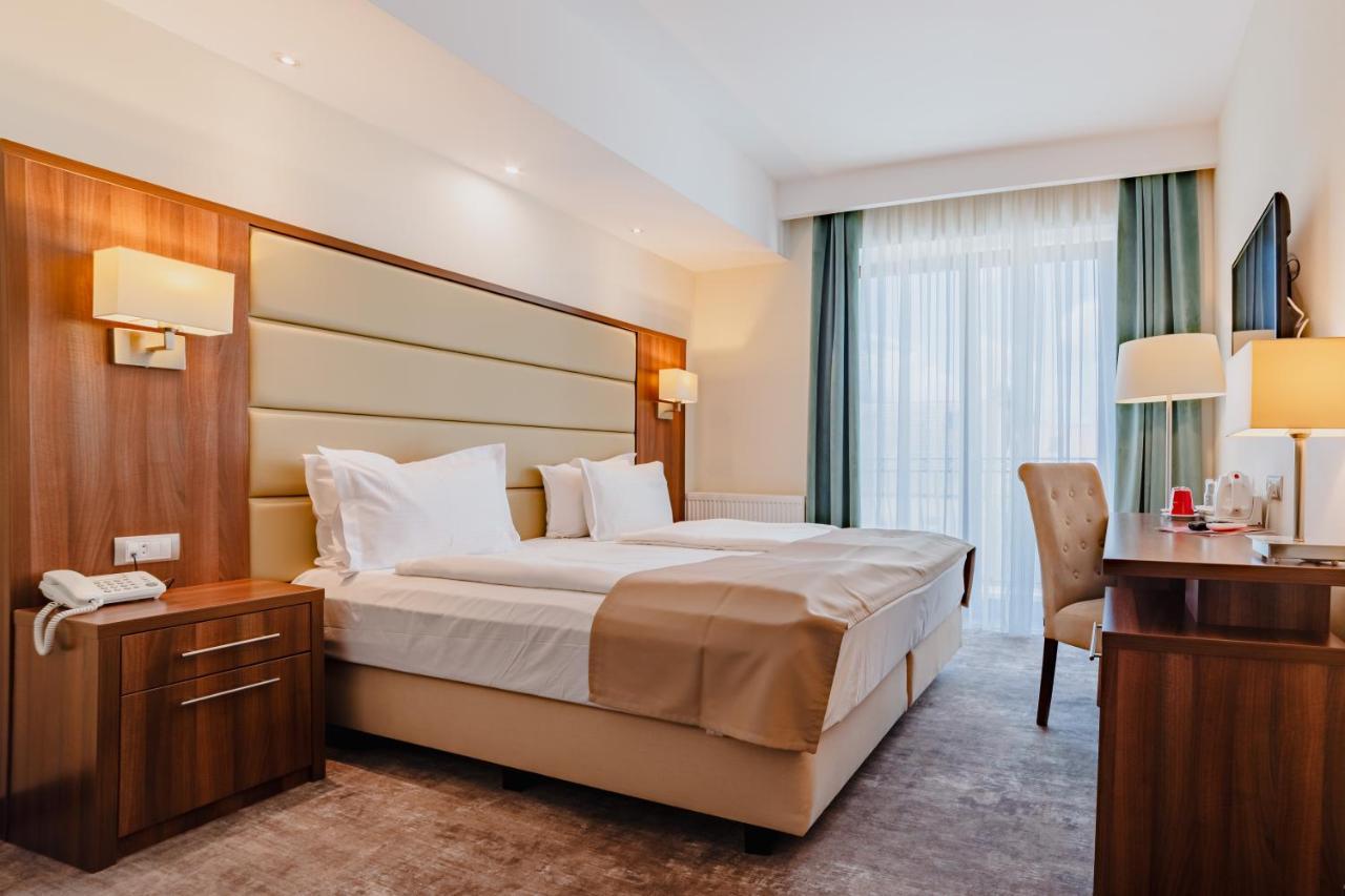 Radsor Hotel Rîşnov Esterno foto