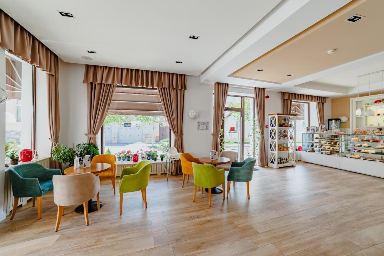 Radsor Hotel Rîşnov Esterno foto