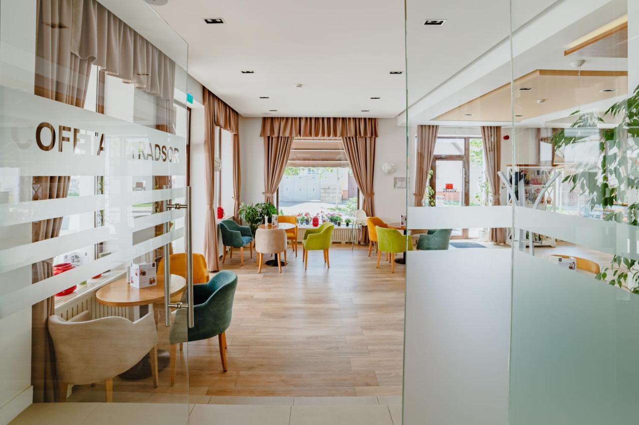Radsor Hotel Rîşnov Esterno foto
