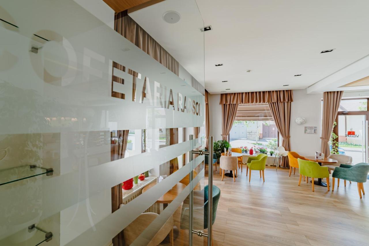 Radsor Hotel Rîşnov Esterno foto