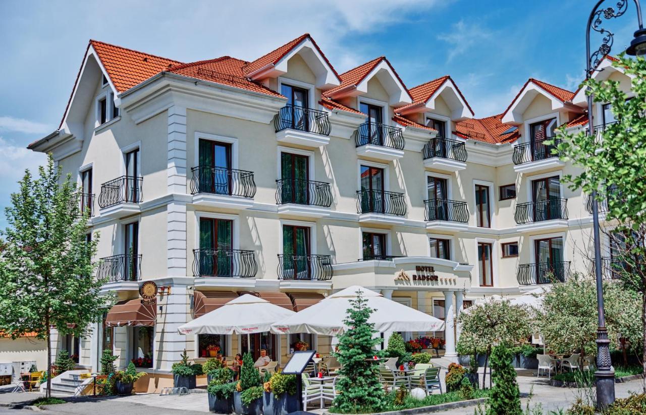 Radsor Hotel Rîşnov Esterno foto