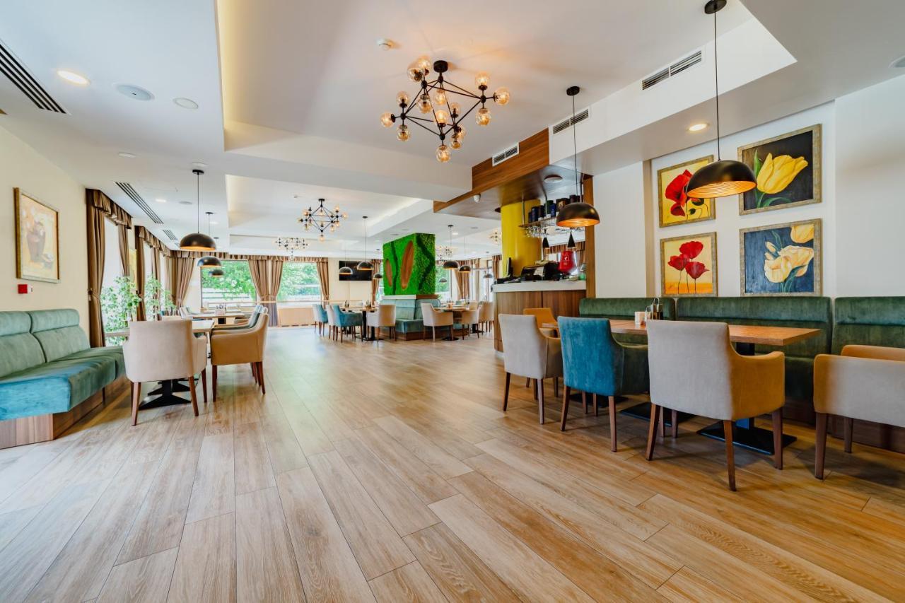 Radsor Hotel Rîşnov Esterno foto