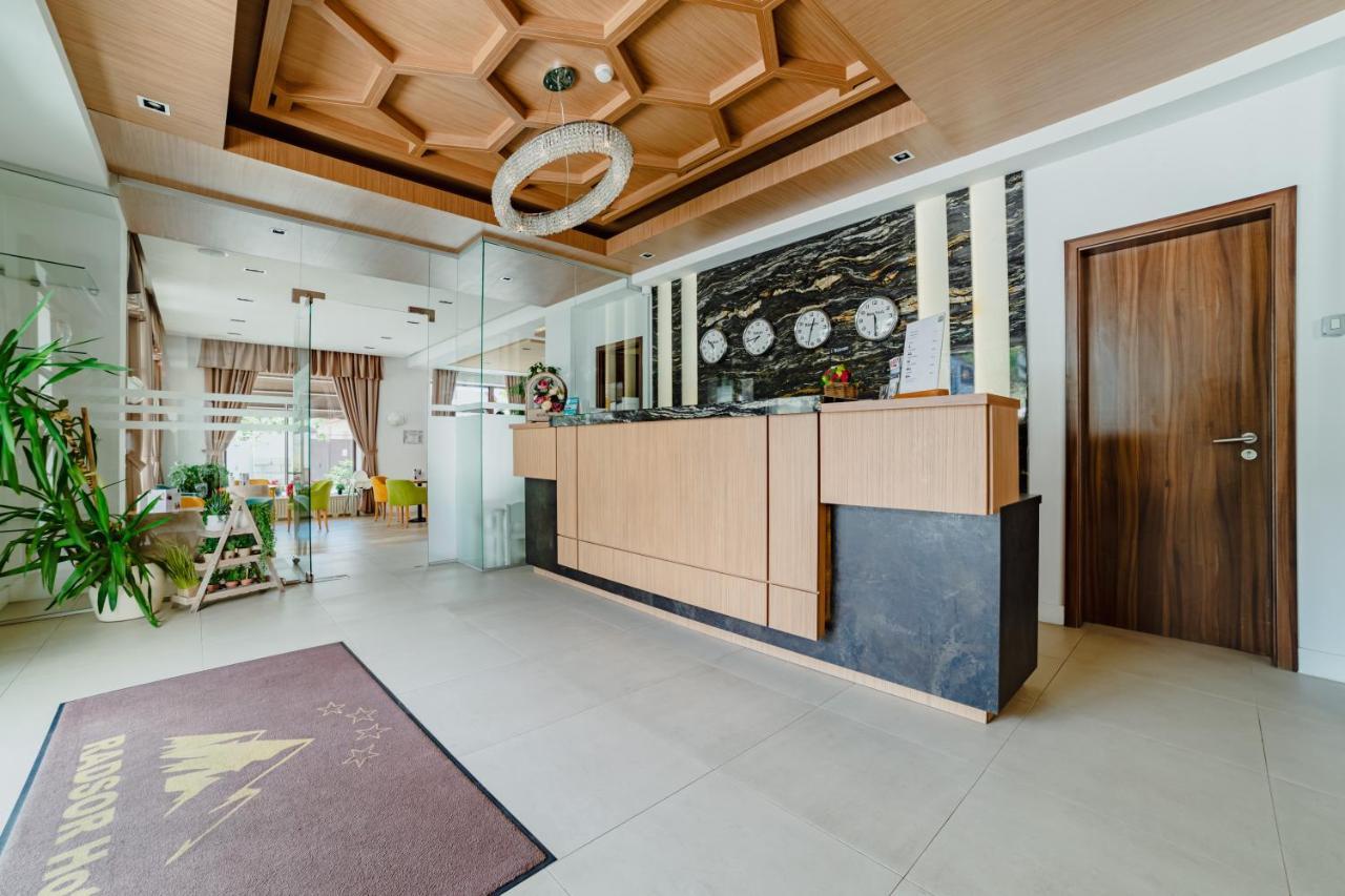 Radsor Hotel Rîşnov Esterno foto