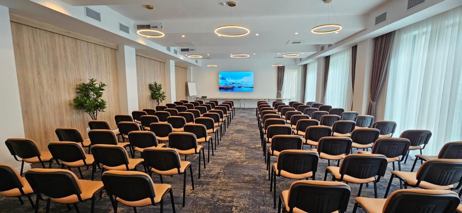 Radsor Hotel Rîşnov Esterno foto