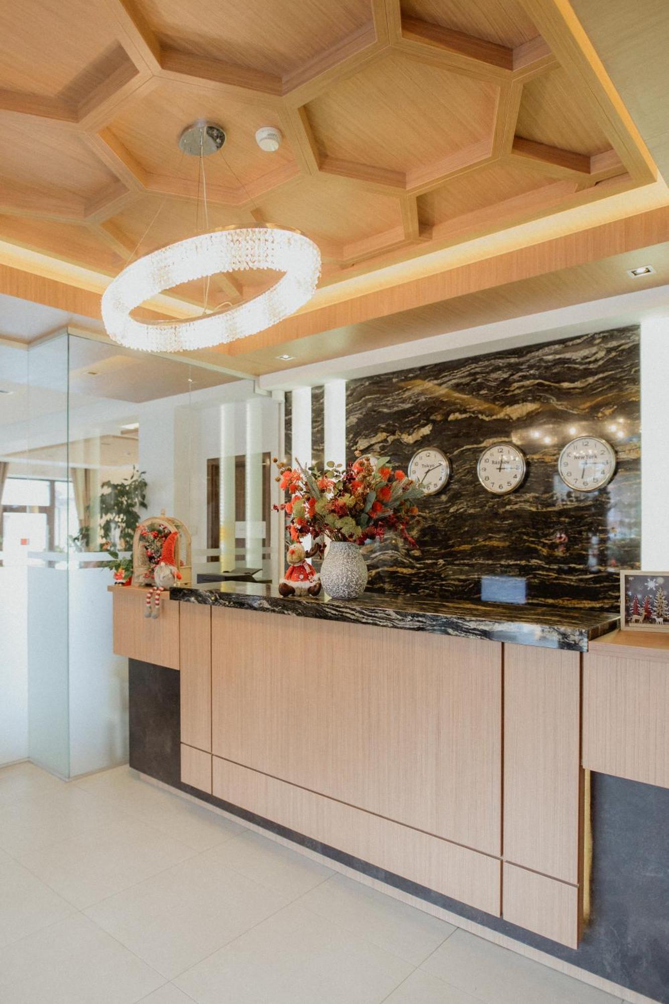 Radsor Hotel Rîşnov Esterno foto