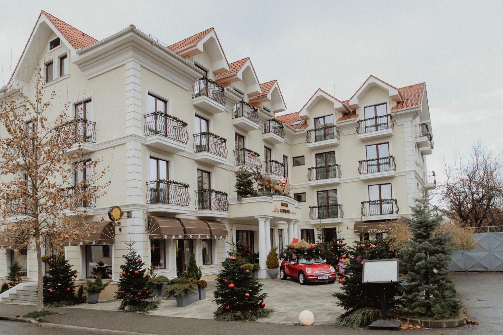 Radsor Hotel Rîşnov Esterno foto