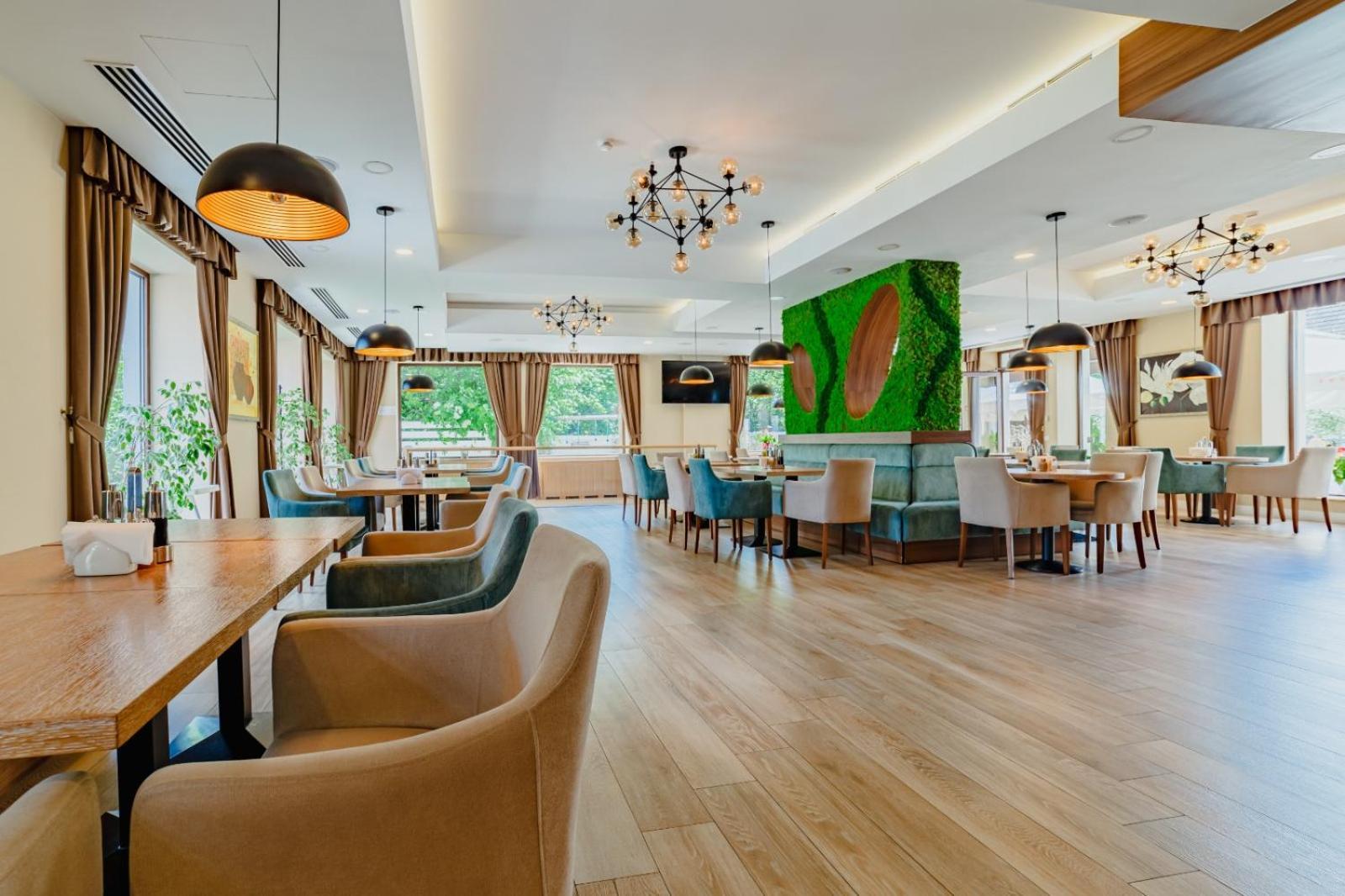 Radsor Hotel Rîşnov Esterno foto
