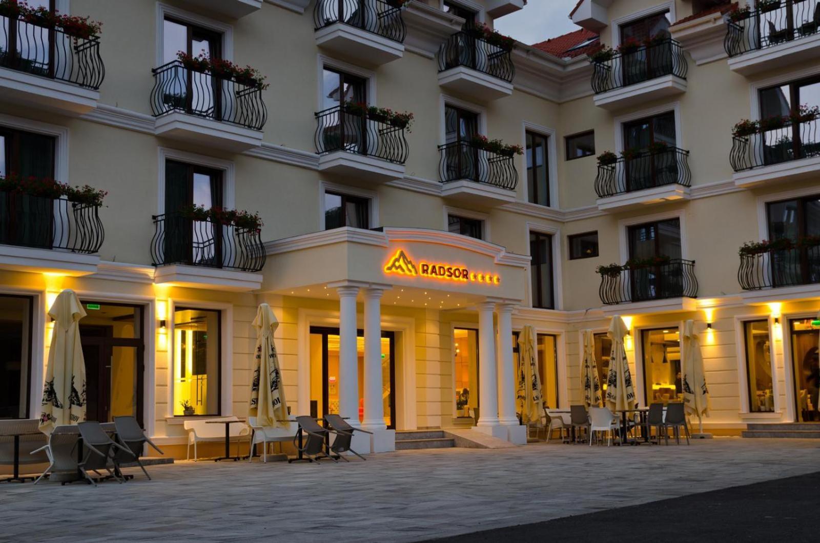 Radsor Hotel Rîşnov Esterno foto