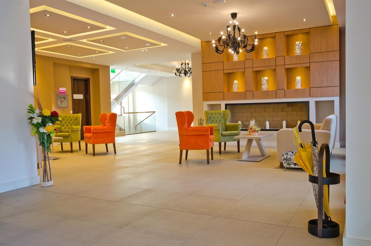 Radsor Hotel Rîşnov Esterno foto