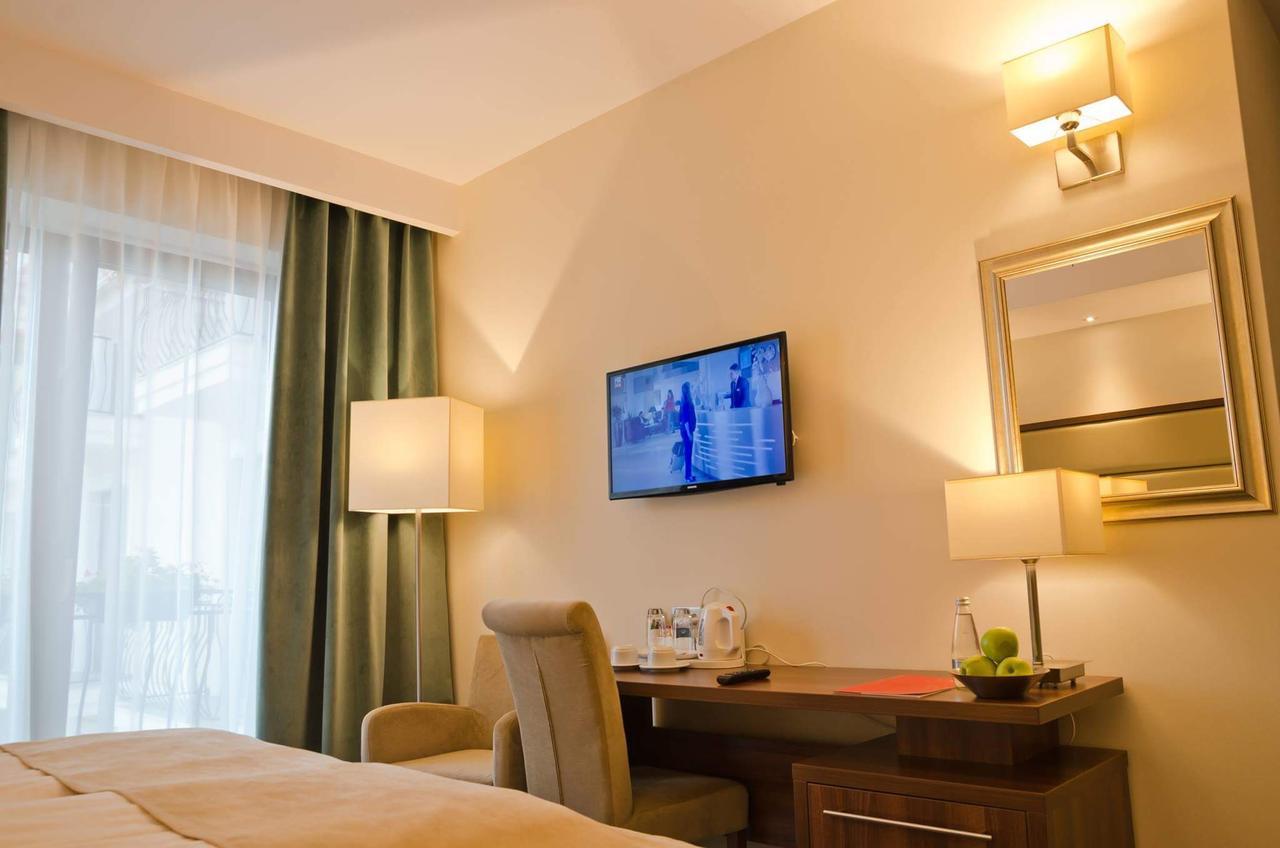 Radsor Hotel Rîşnov Esterno foto