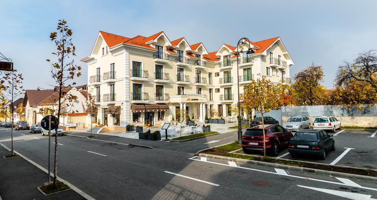 Radsor Hotel Rîşnov Esterno foto