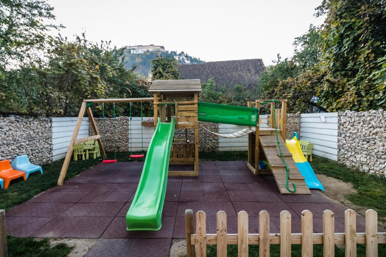 Radsor Hotel Rîşnov Esterno foto